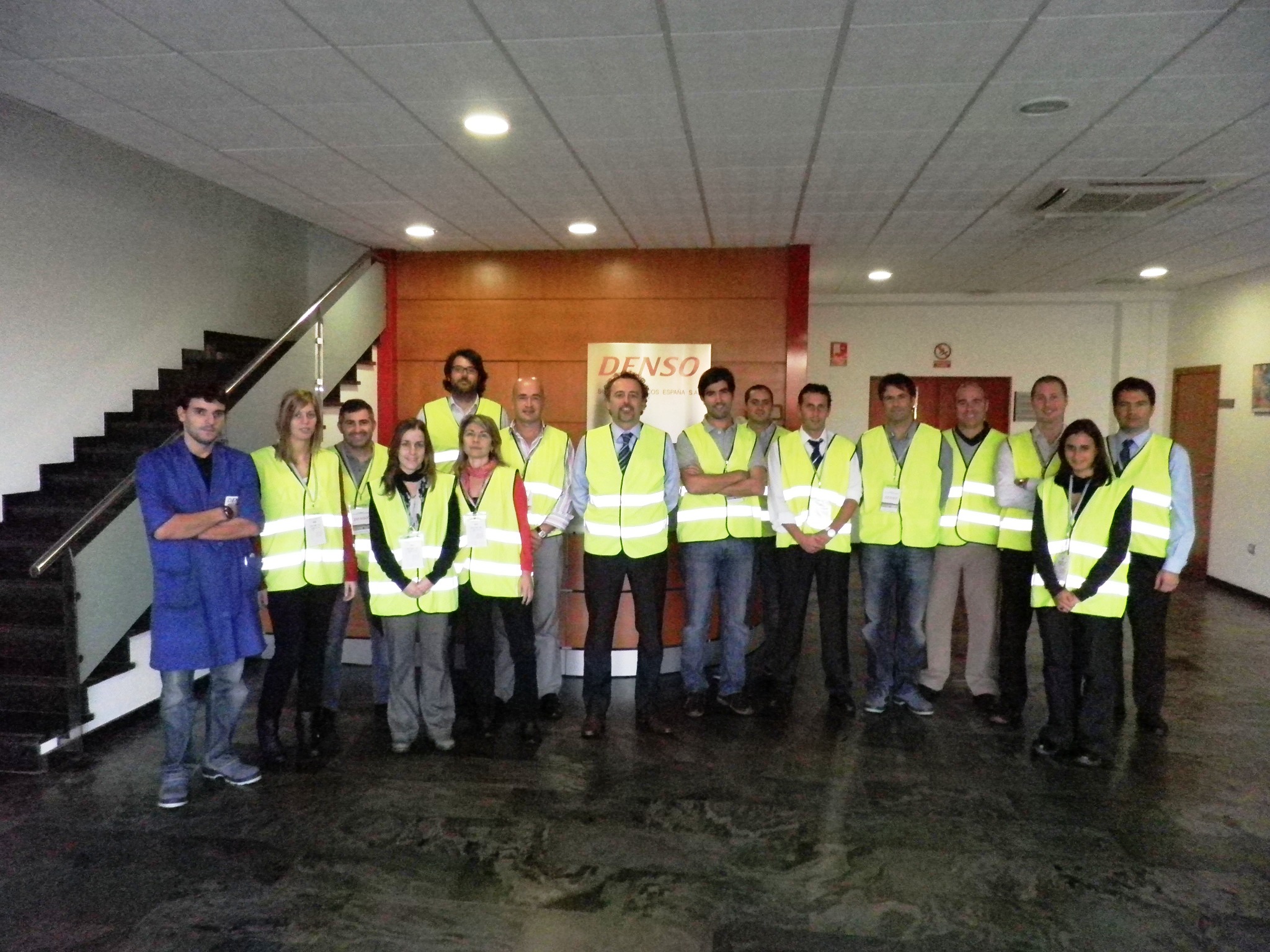 Participantes en la Red de Expertos Lean, durante la visita a la planta de Denso.