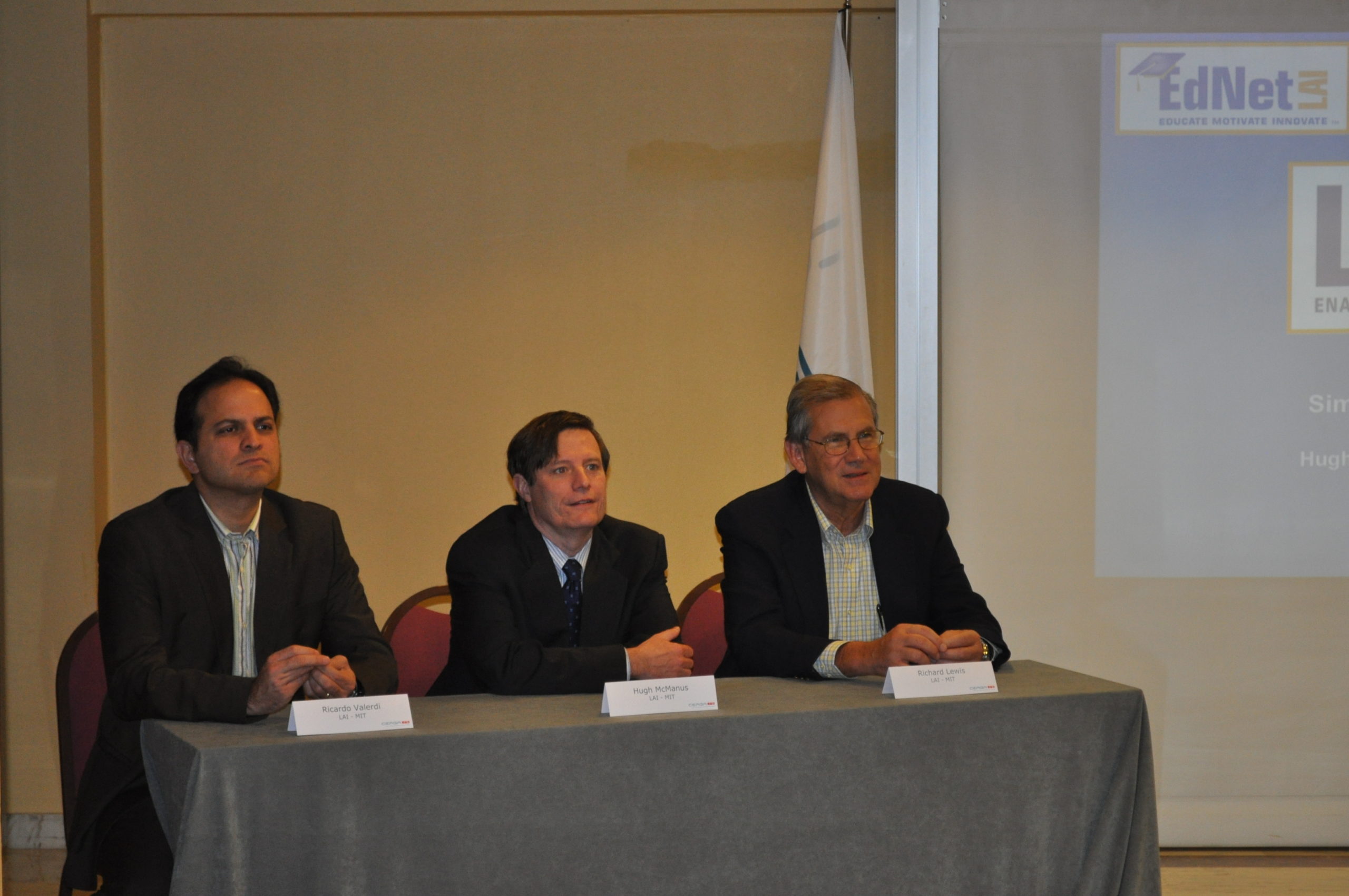 Formadores del MIT: Ricardo Valerdi, Hugh L McManus y Richard B Lewis.