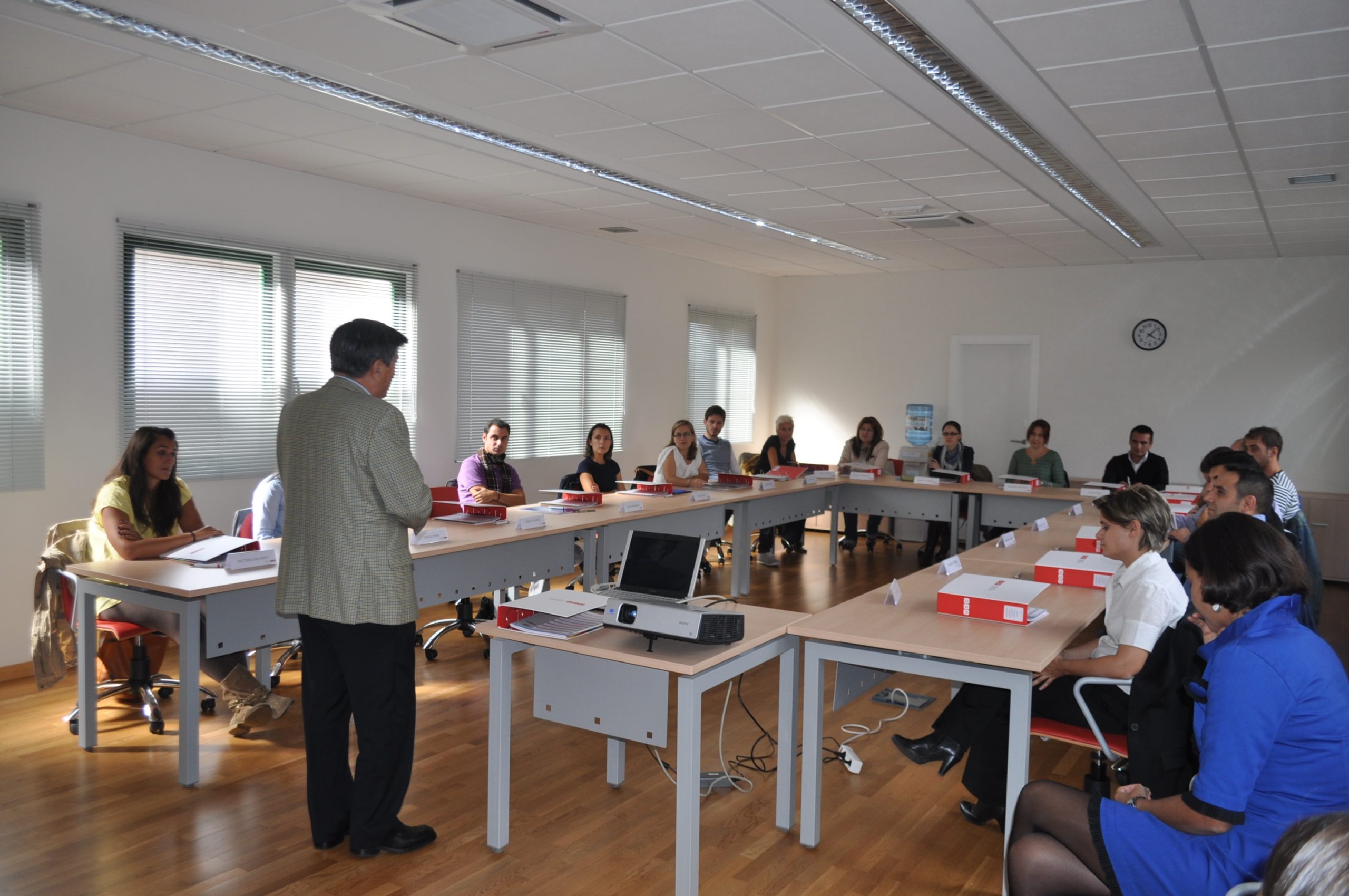 El Director de la UCC, Pedro Piñeiro, en la presentación de la tercera edición del Programa Gestión y Desarrollo de Nuevos Productos.