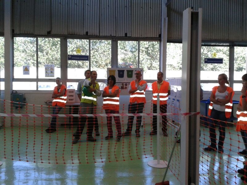 Imagen de la reciente visita a la “Security Box Arret” de la planta de Vigo de PSA Peugeot Citroën.