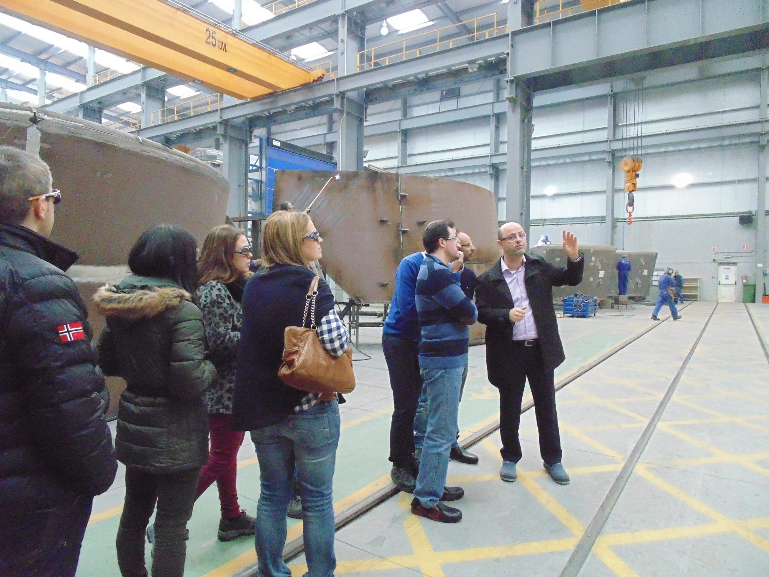 Los alumnos del GDNP visitando las instalaciones de Ganain.