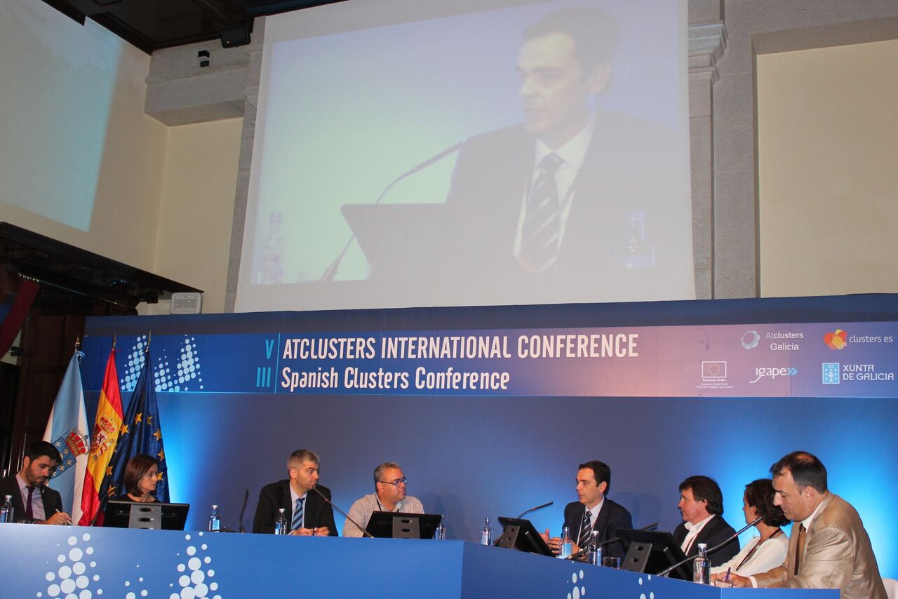 El Gerente de CEAGA participando en el Congreso internacional de clusters.